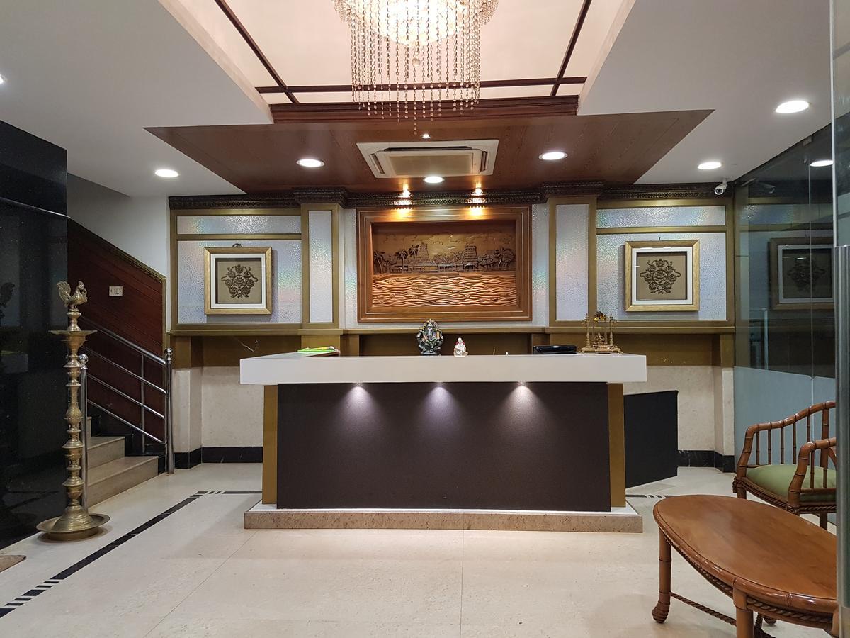 Hotel Subhalakshmi Palace Karaikudi Exterior foto