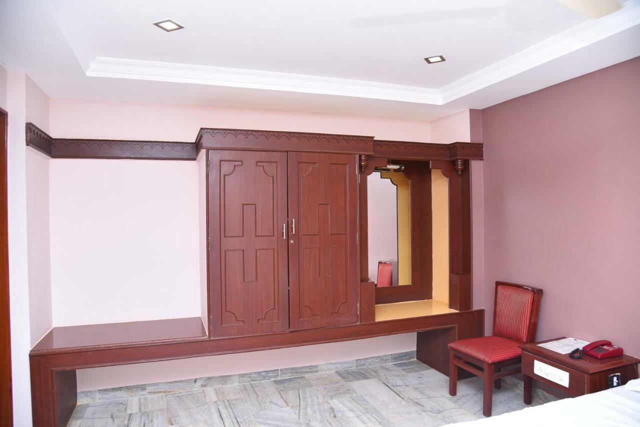 Hotel Subhalakshmi Palace Karaikudi Exterior foto