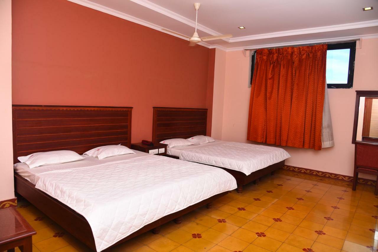 Hotel Subhalakshmi Palace Karaikudi Exterior foto